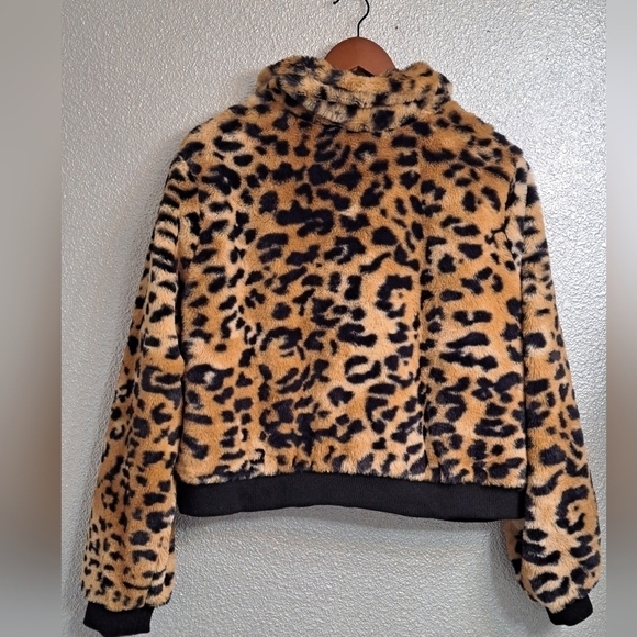 Faux Fur Leopard Print Zip Up Jacket With Collar - Picture 7 of 7
